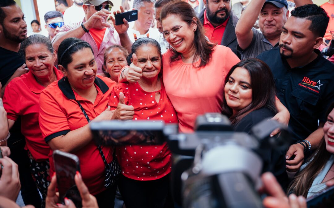 La precandidata presidencial Rixi Moncada, se reune con dirigentes y militantes en San Antonio de Oriente y Maraita