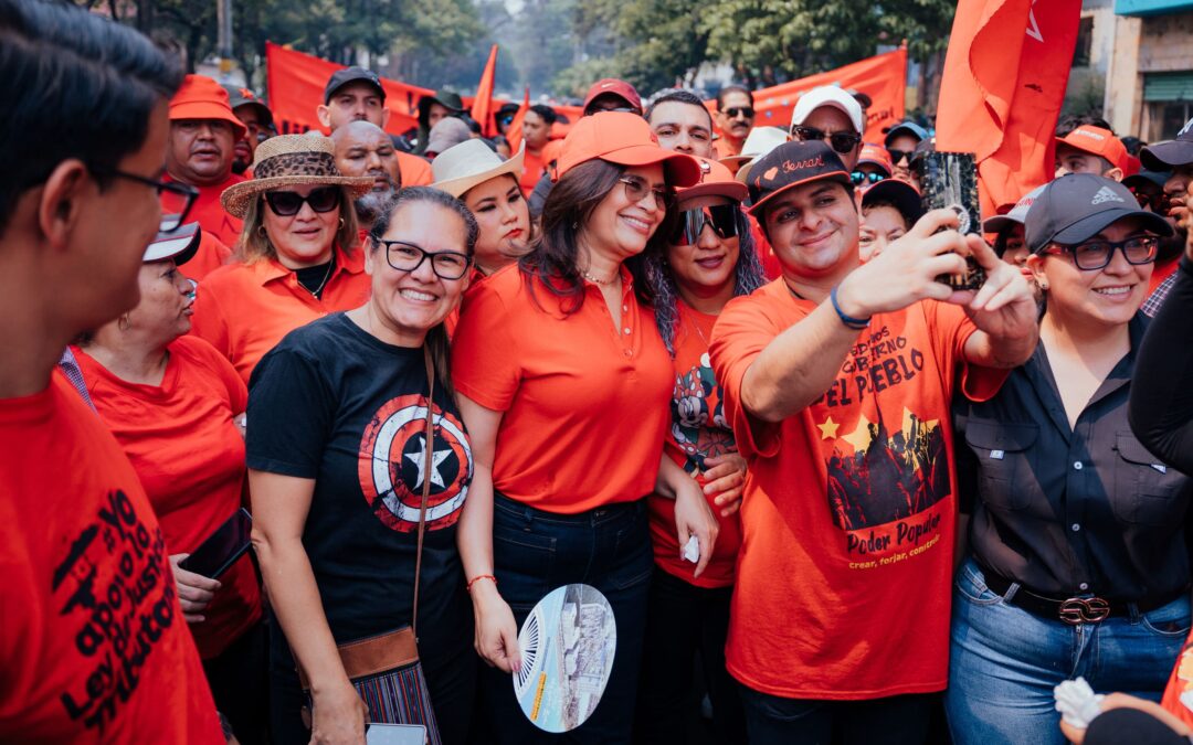 Miles de trabajadores se movilizaron junto a Rixi Moncada