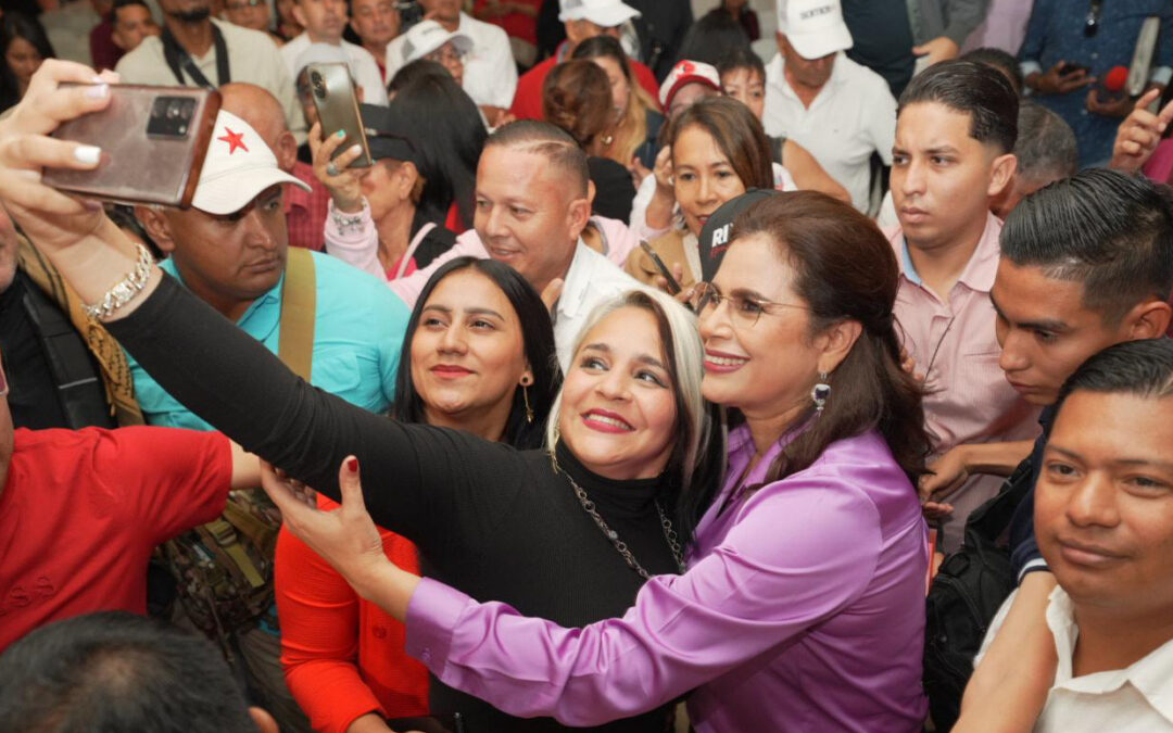 Reunión de trabajo con líderes departamentales de Atlántida