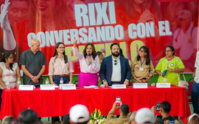 La candidata presidencial Rixi Moncada conversa con MIPYMES en San Pedro Sula