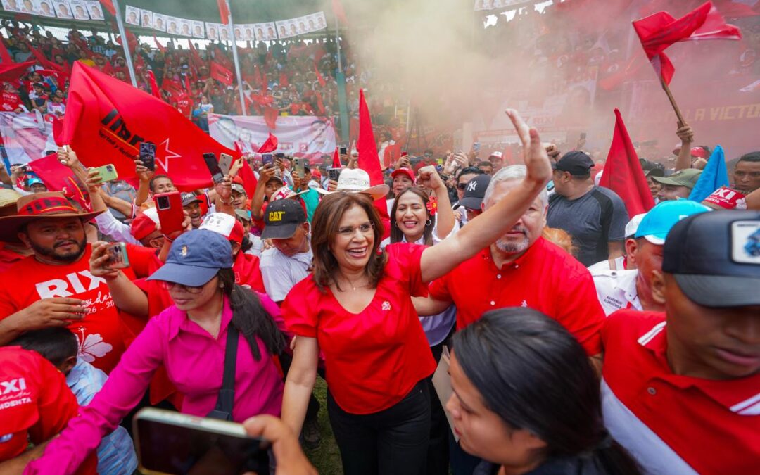 Rixi Moncada visita municipio de Trojes en su campaña presidencial