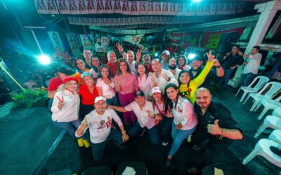 La candidata presidencial Rixi Moncada realiza visita histórica en Aldea El Carmen