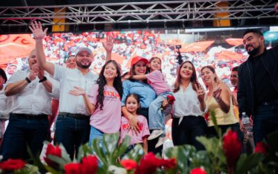 La candidata presidencial Rixi Moncada realiza histórica visita a El Progreso