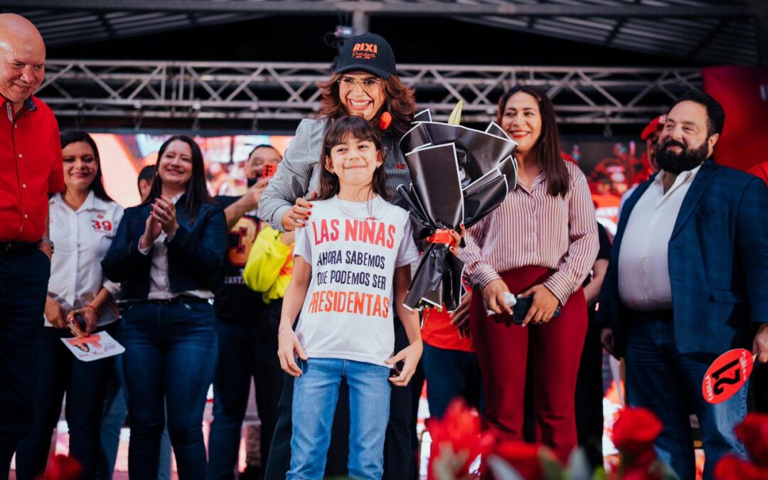 La candidata presidencial Rixi Moncada realiza histórica visita a La Unión